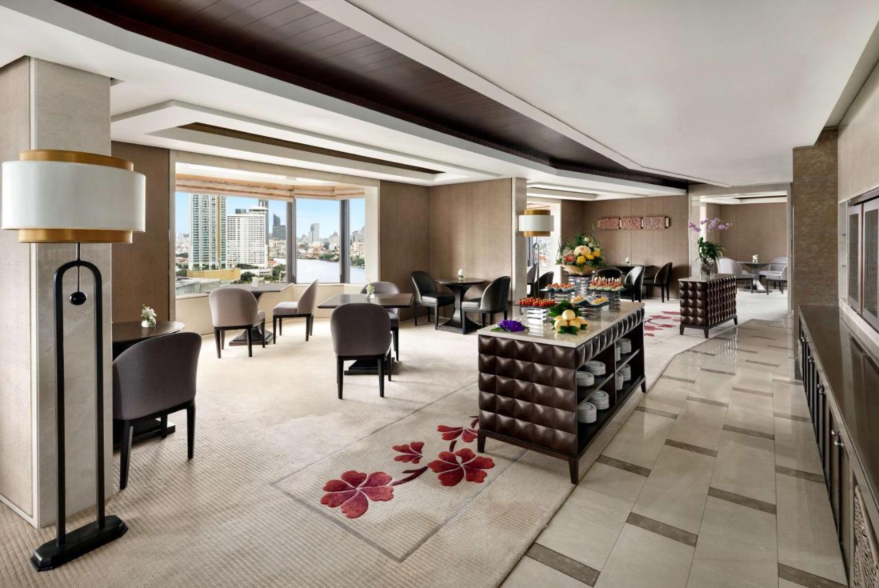 Horizon Club met Kingsize Bed en Uitzicht op Rivier