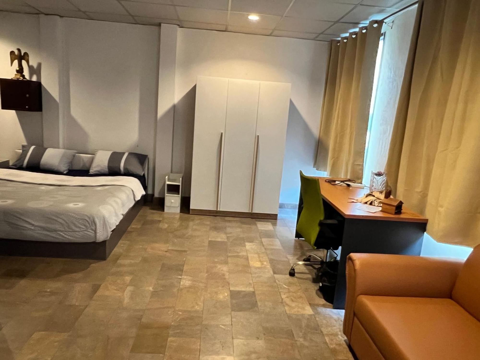 Quarto Triplo com Banheira