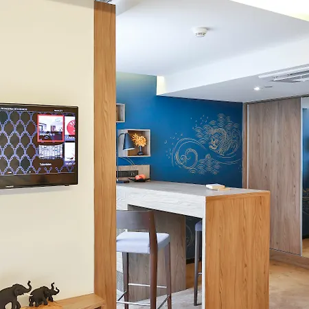 Rakyim Siam - Sukhumvit 15-3